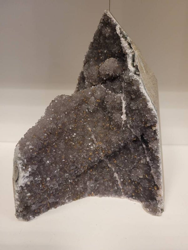 Amethist op standvlak 16x12 cm 1.754 gram nr 223