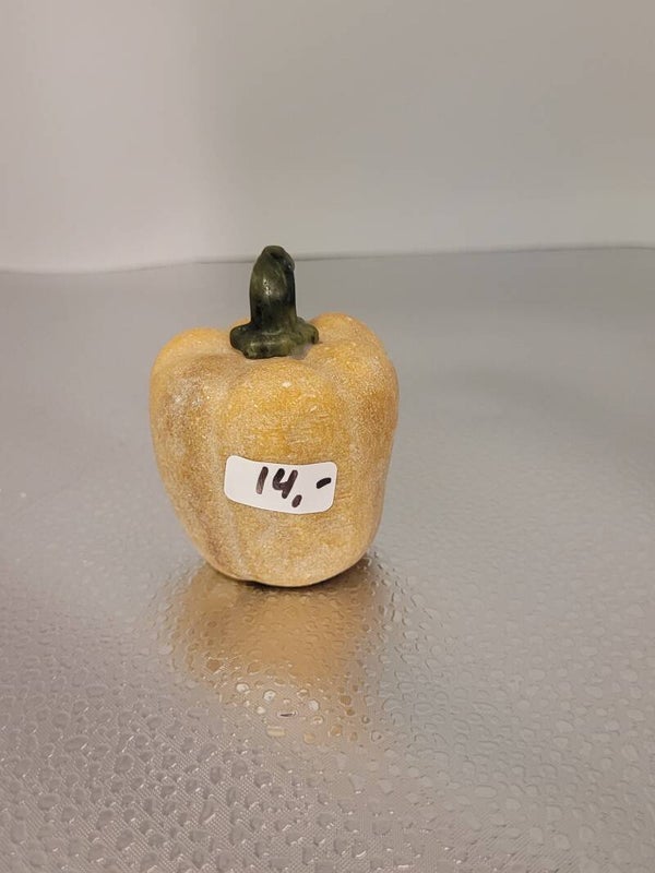Gele paprika nr336 €14,- 6cm hoog