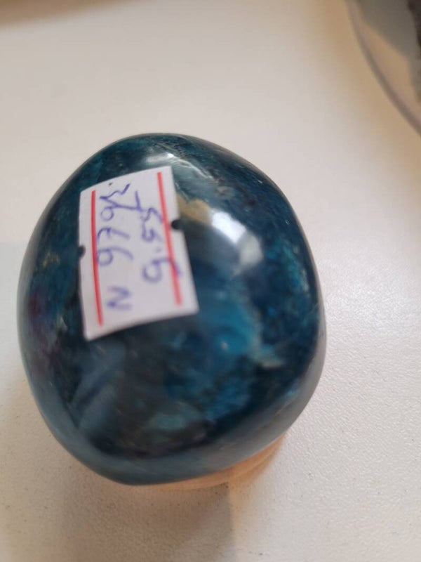 Apetiet Palmsteen 5 cm Werkt op de dunne darm, activeert een betere opname van voeding in het bloed. Mensen met overgewicht hebben baat bij een apatiet in de broekzak dragen. Apatiet verzacht stress en zenuwspanningen en sterkt het immuunsysteem. Goed teg