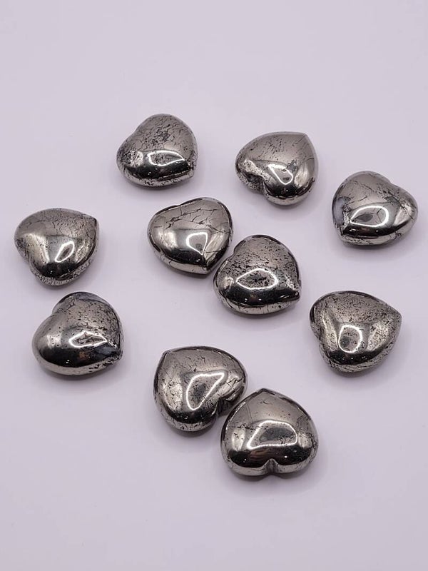 Pyrite hart het activeren van je innerlijke vuur, het vergroten van zelfvertrouwen en het omzetten van ideeën in daden.