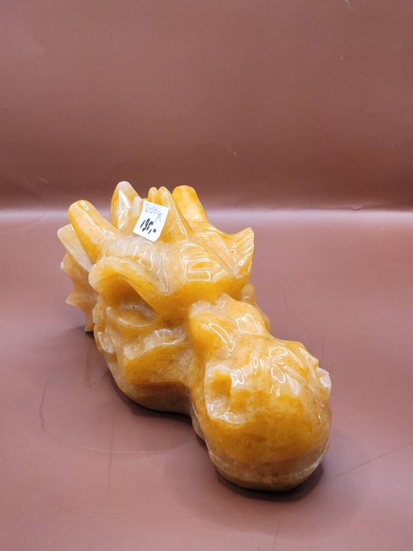 Goldenhealer Draak  nr353   Deze steen bezit een zeer hoge energetische trilling die diepe spirituele en fysieke heling stimuleert.
