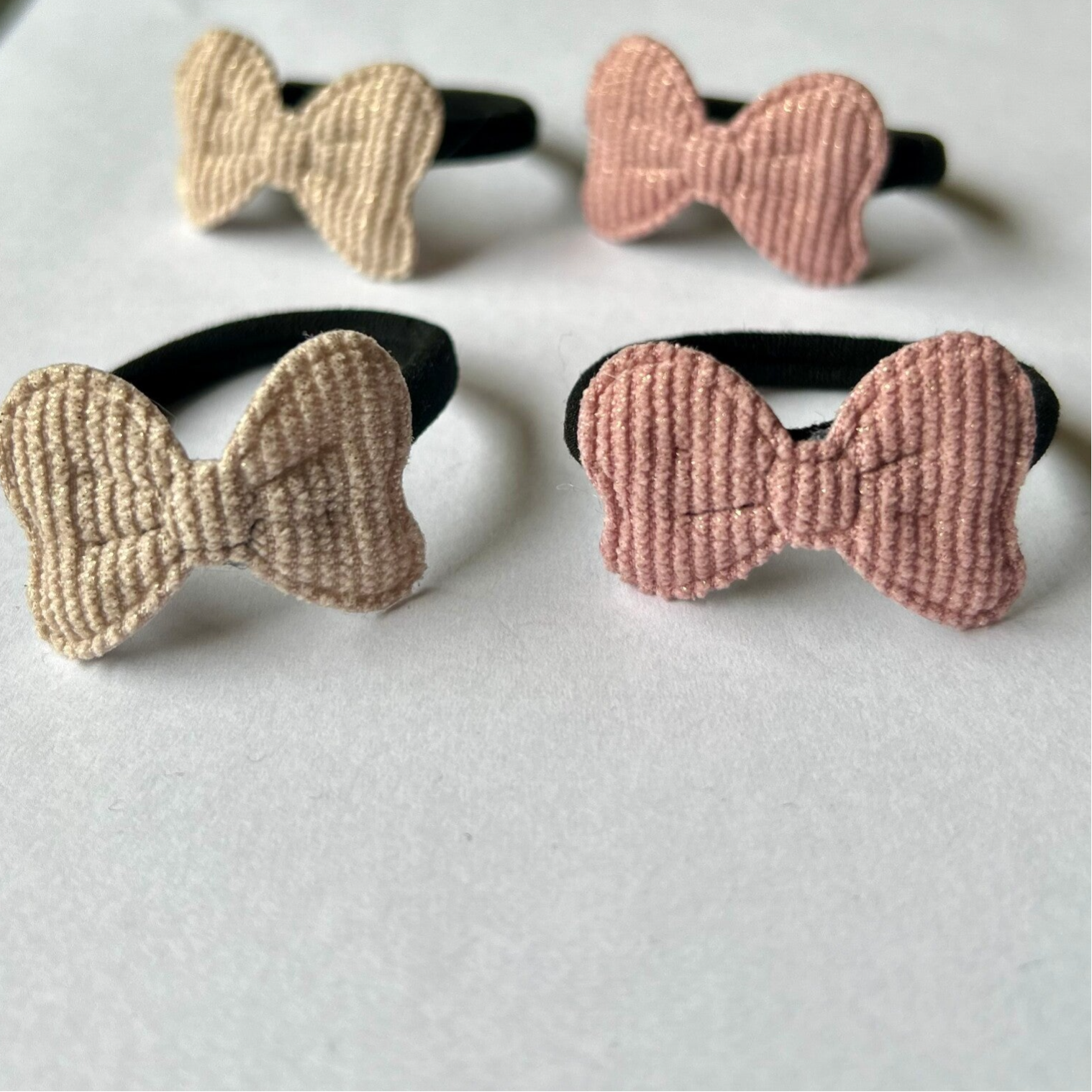 Haar elastiekjes Noa