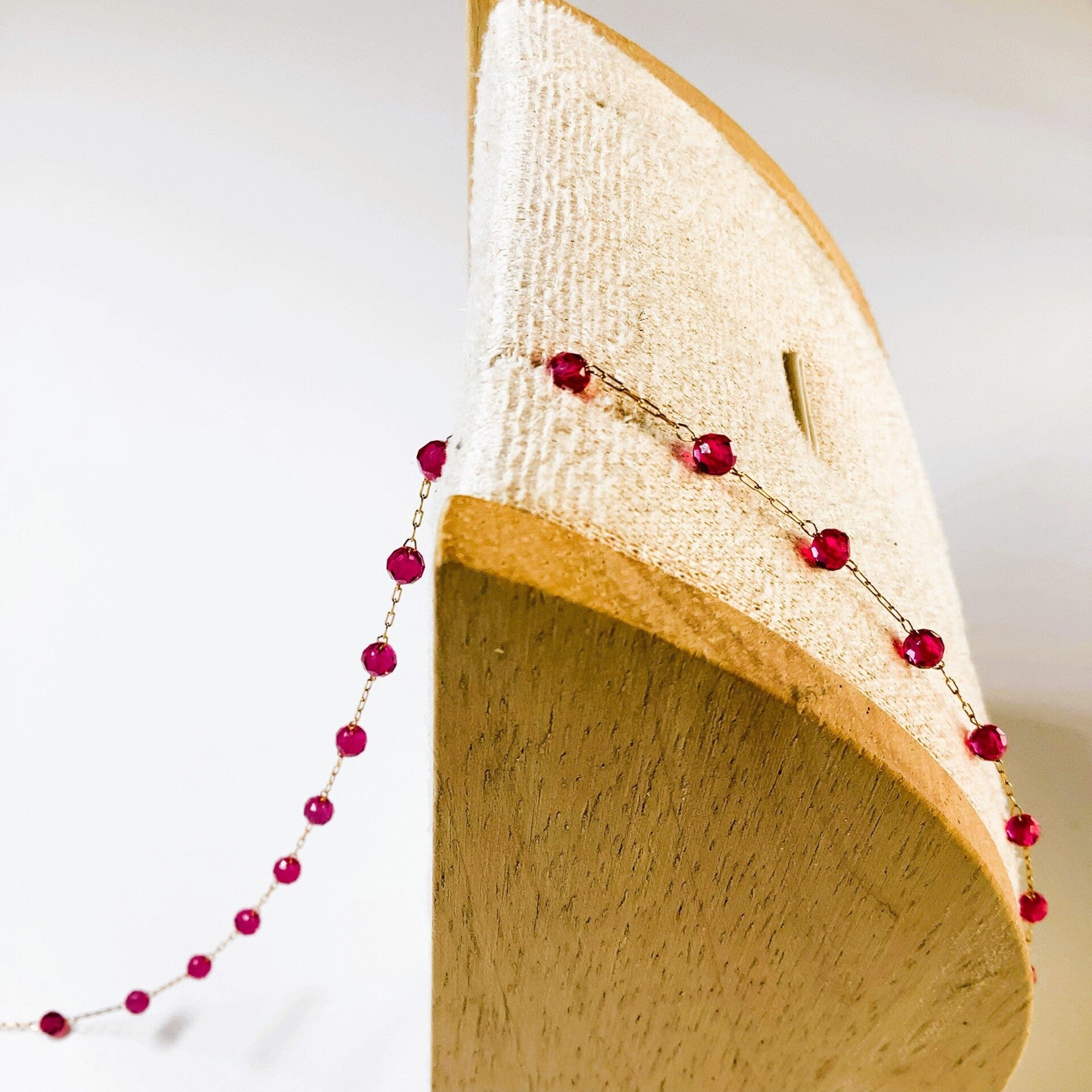 Ligne Roses Impériales – Chaîne perlée en Rubis Rose Extra 3 mm