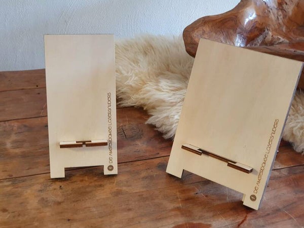 Smartphone stand