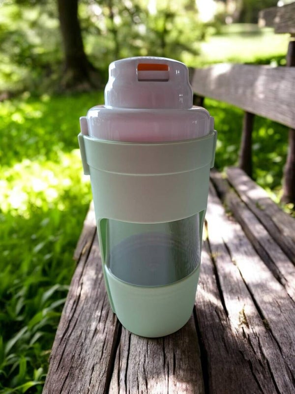 Handige drinkfles voor honden / Mintgroen. Ideaal voor onderweg