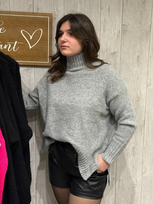 Pull gris, col montant