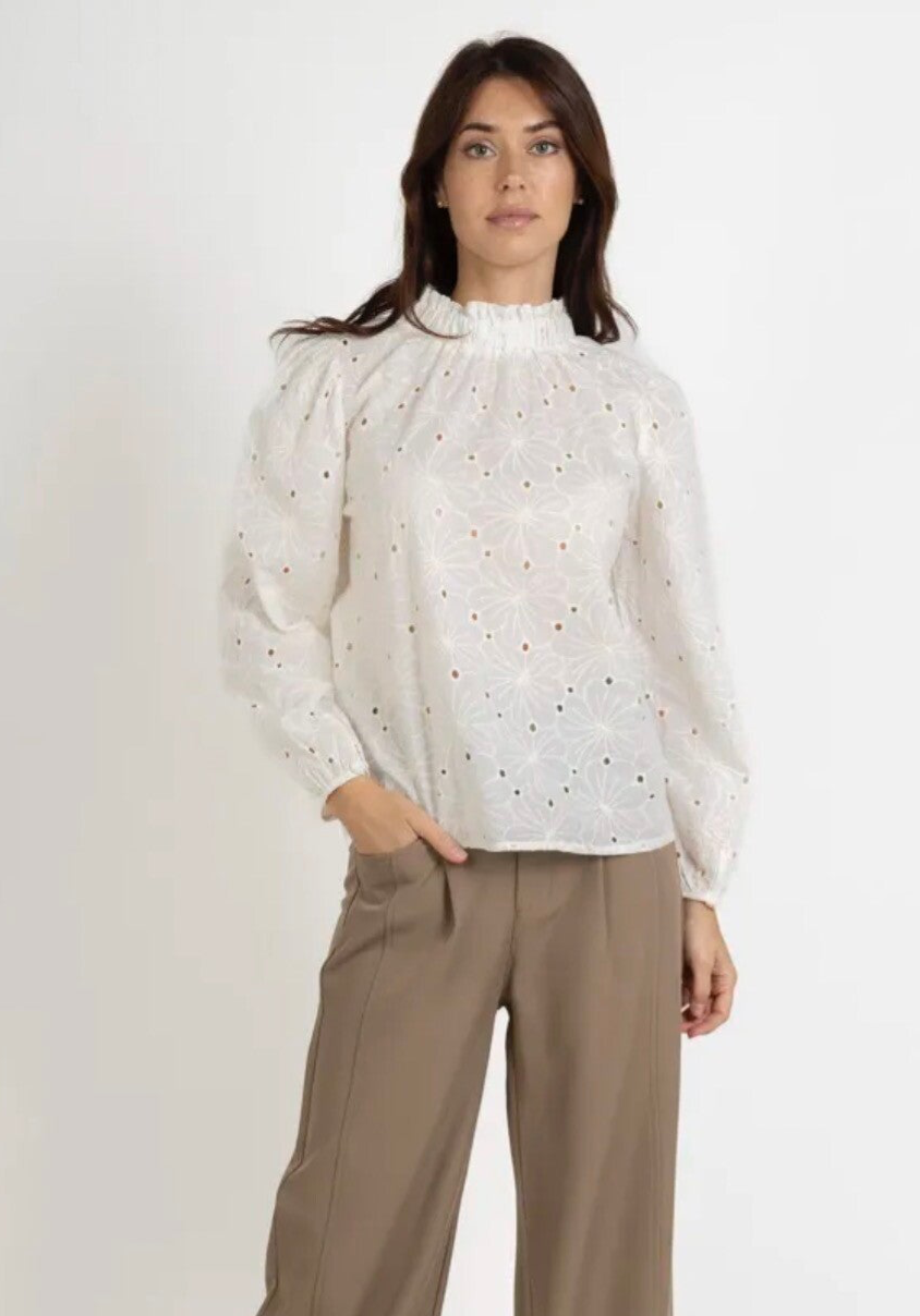 Blouse brodée