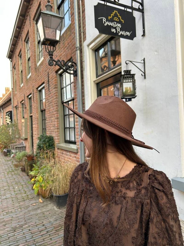 Hoed donkerbruin/gevlochten