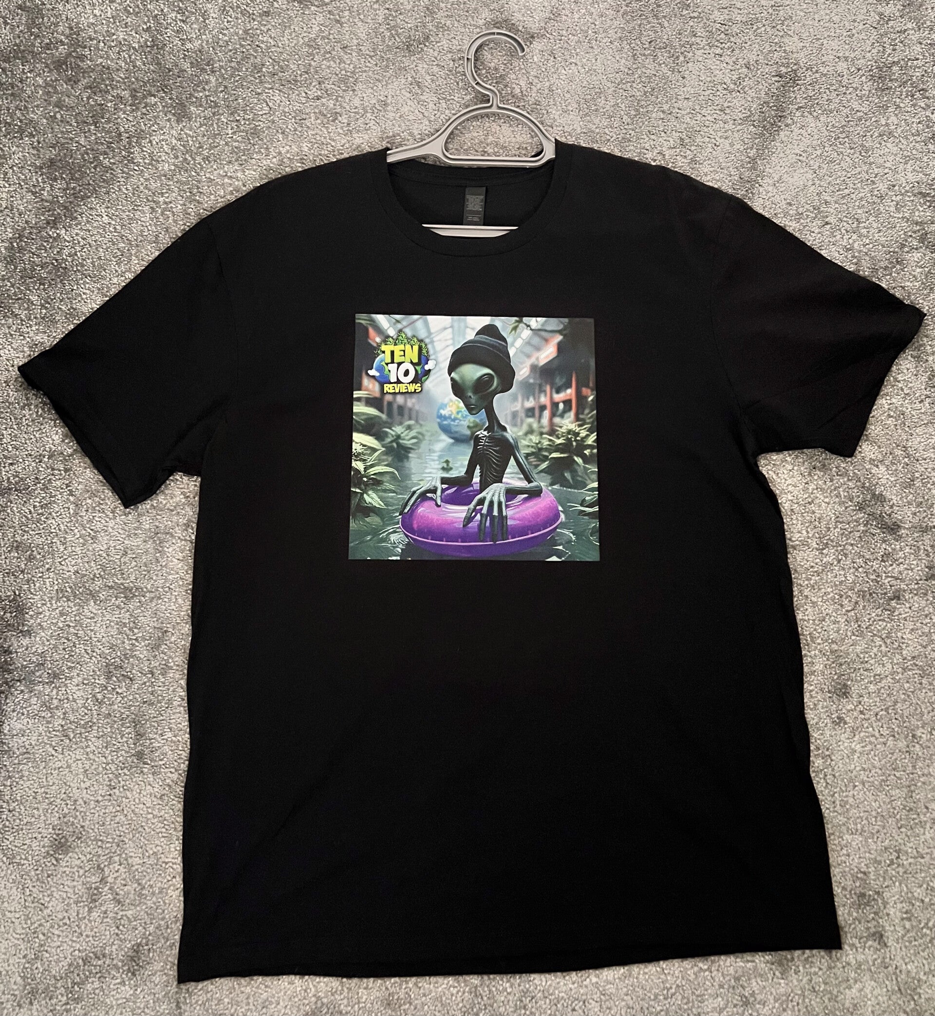 T-Shirt (Ten10Reviews)