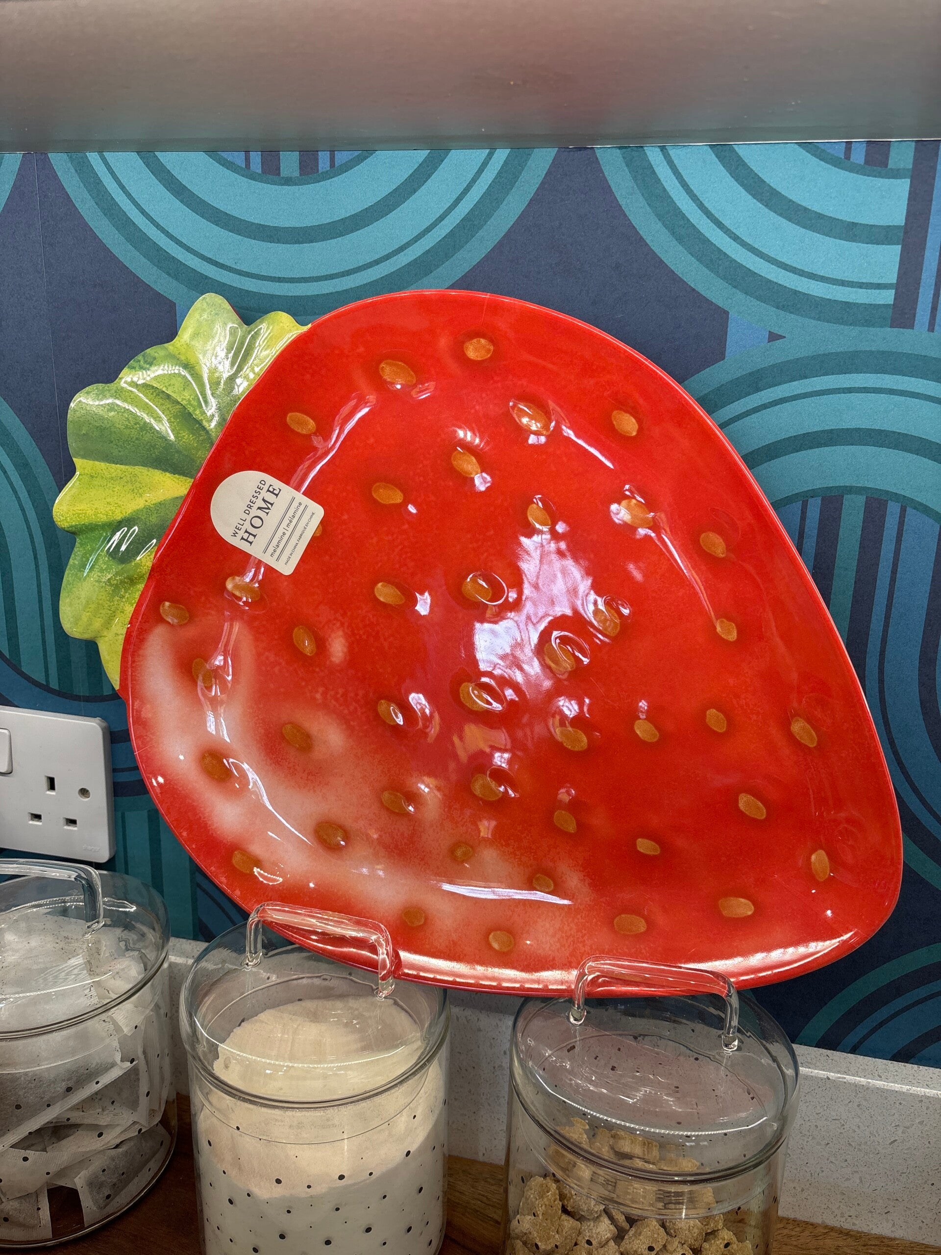 Large strawberry serving plate 🍓