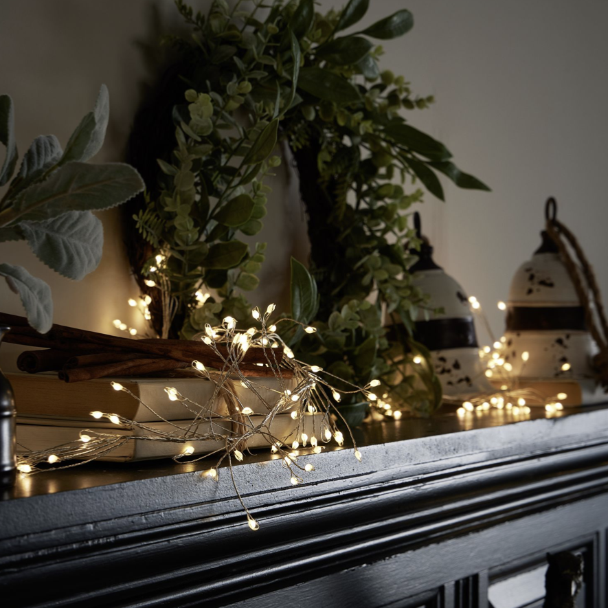 2.75m\9ft Plug-In LED 8 Sequence Warm White Cluster String