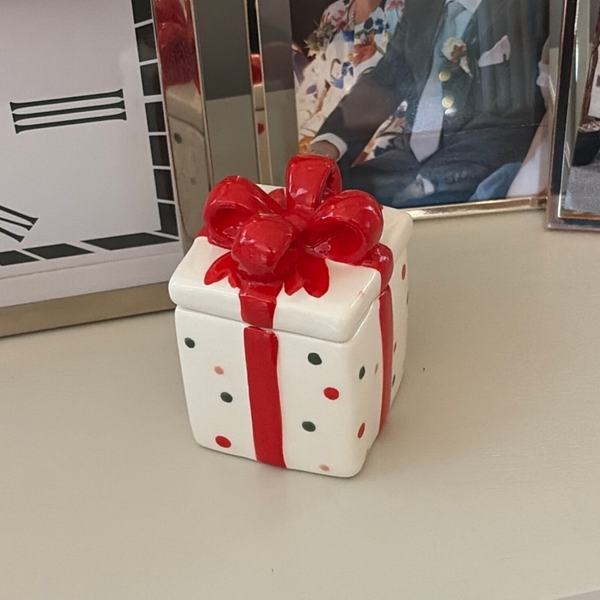 Small parcel trinket box