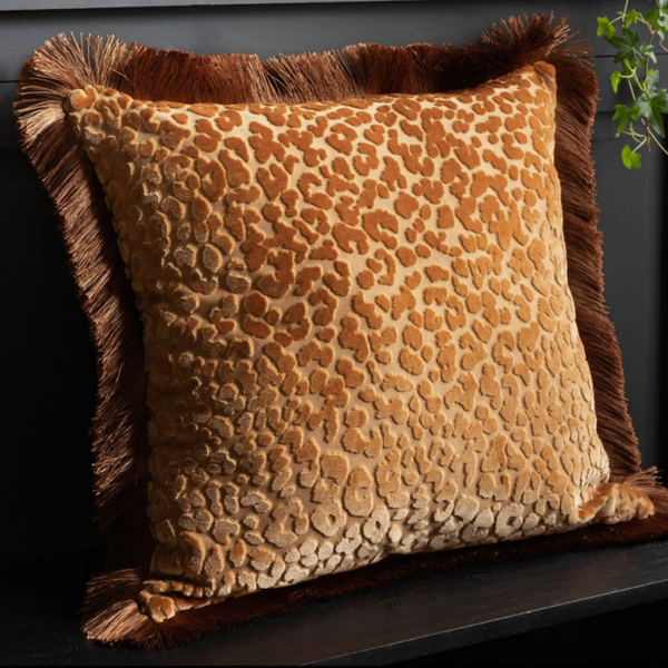Leopard Love Velvet cushion