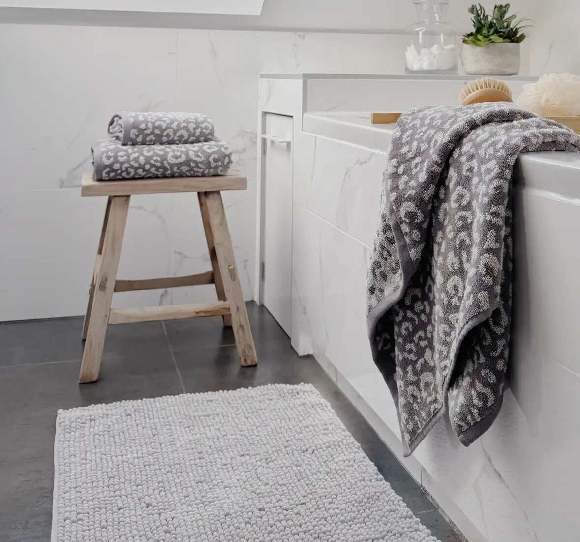 Grey leopard print Towels