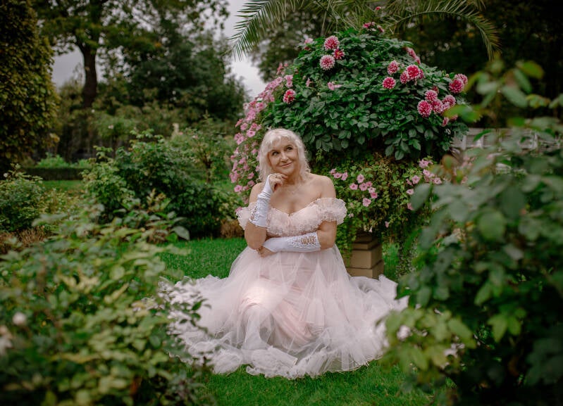 Bajkowa sesja kobieca w tiulowej sukni, Park Miejski w Grudziądzu fotograf