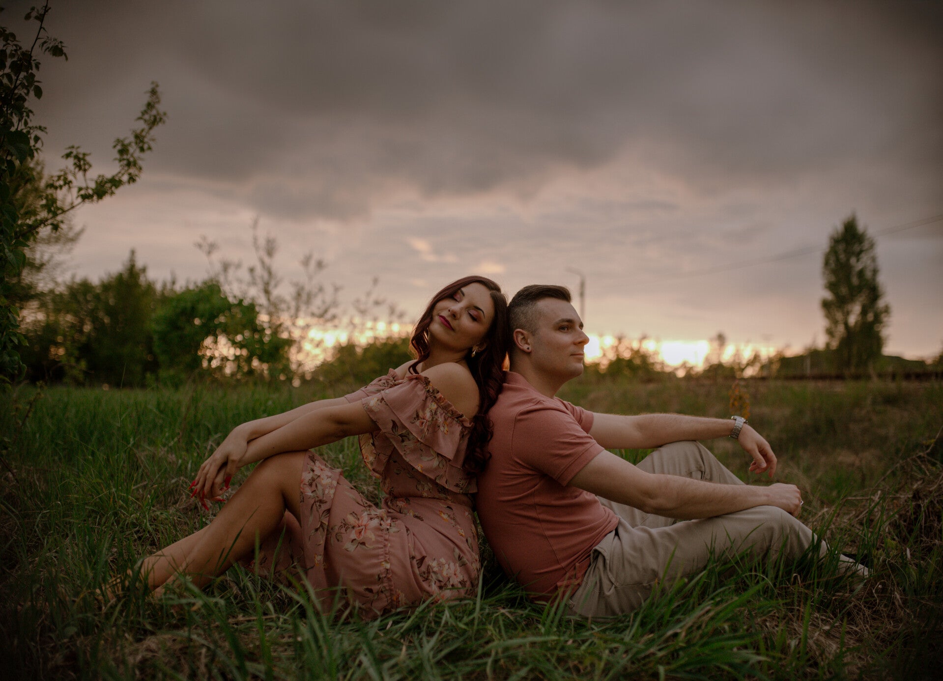 Romantyczna sesja dla par o zachodzie słońca, fotograf ślubny Grudziądz