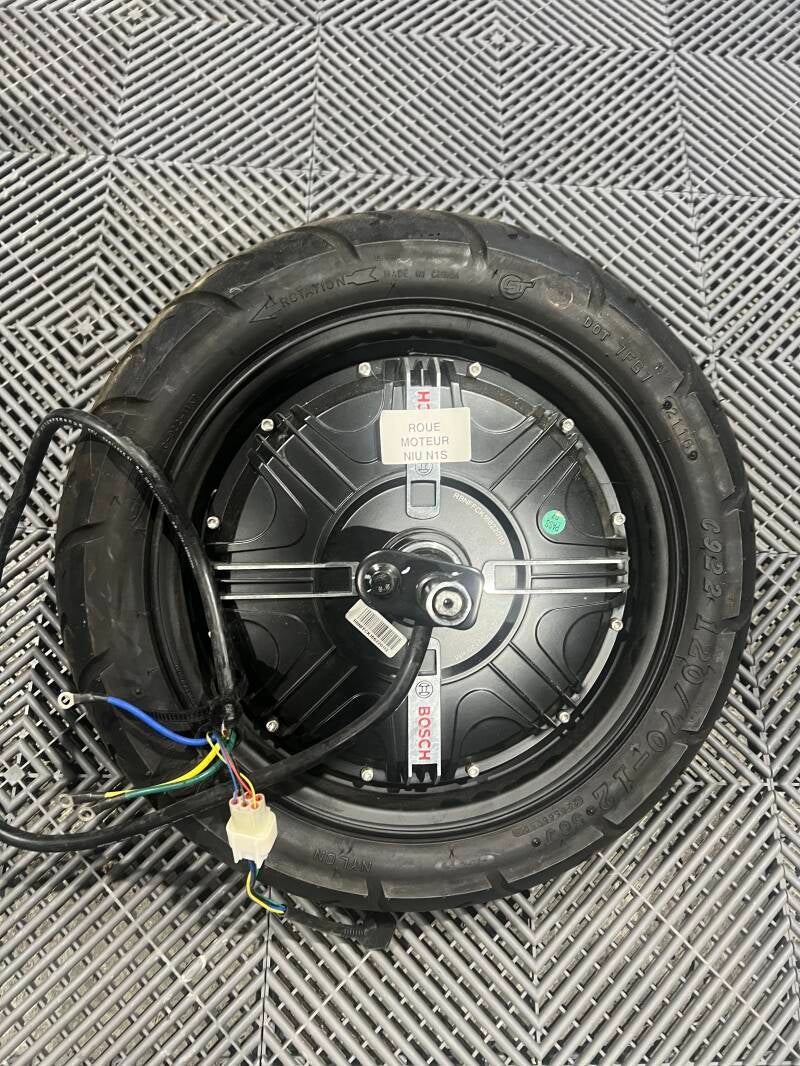 ROUE ARRIÈRE PAS CHER Occasion NIU Accessoires scooter Pour Niu N1S/NGT/NQI/U B/U1/US/UQi/MQI2 Roue Arrière Scooter Électrique Modifier 12x2.5/2.15 Pouces CNC Moyeu Roue Cyclone À Dix Griffes Moyeu De Jante Arrière De Scooter