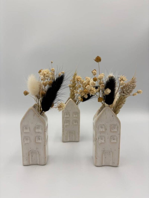 Minivaasje met droogbloemen