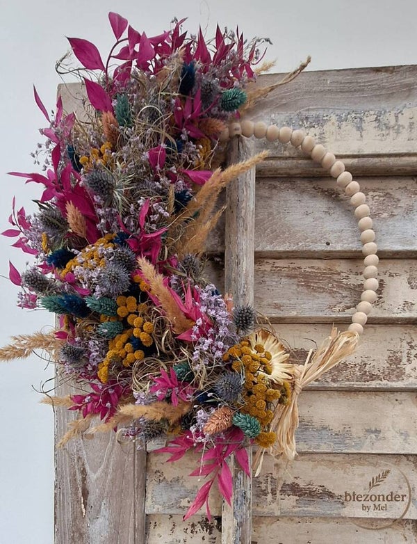 Kleurrijke Droogbloemenkrans op Houten Kralenring