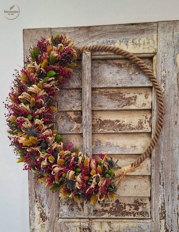 Kleurrijke Droogbloemenkrans op Jute Ring