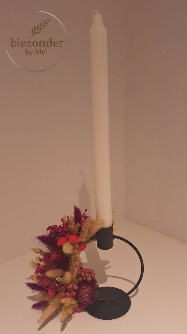 Zwarte Stalen Kandelaar met Droogbloemen