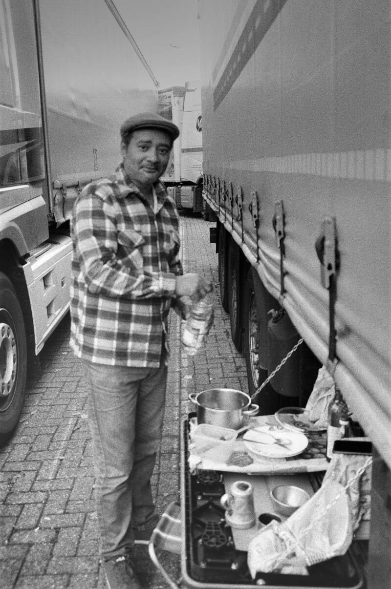 working-class-hero-john-lennon-tonnie-standard.jpg