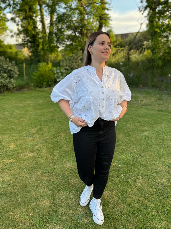 Blouse brodée blanche