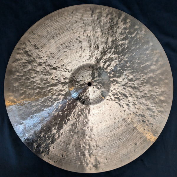 22" 2497g