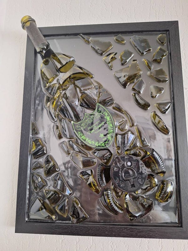 Epoxy kunstwerk gebroken fles Dom Perignon champagne (met verlichting, luminous blanc brut vintage)