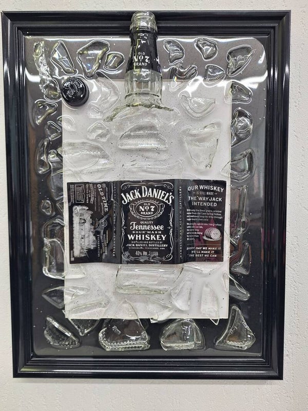 Epoxy kunstwerk gebroken fles Jack Daniels whiskey