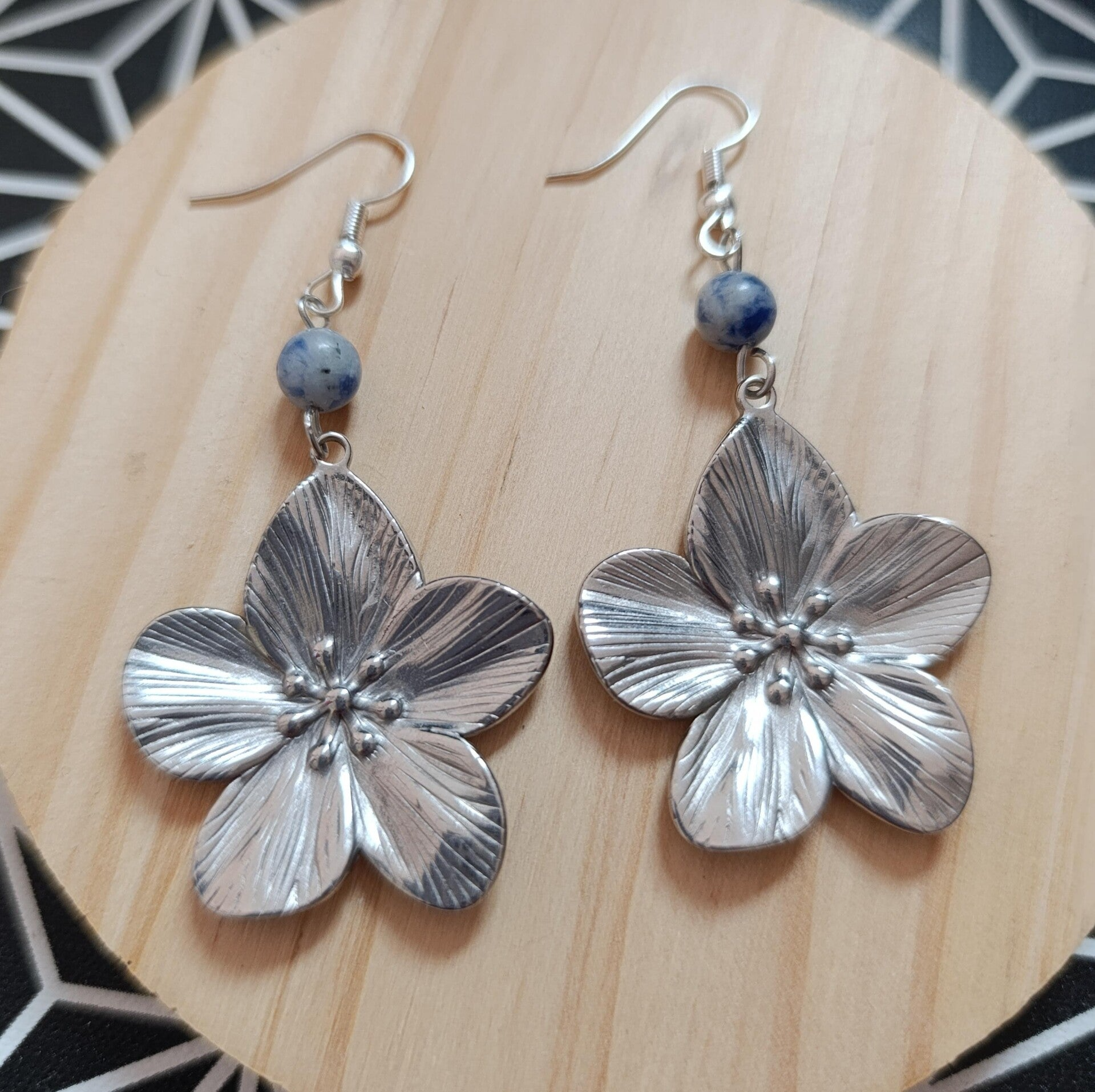 boucles d'oreille sodalite