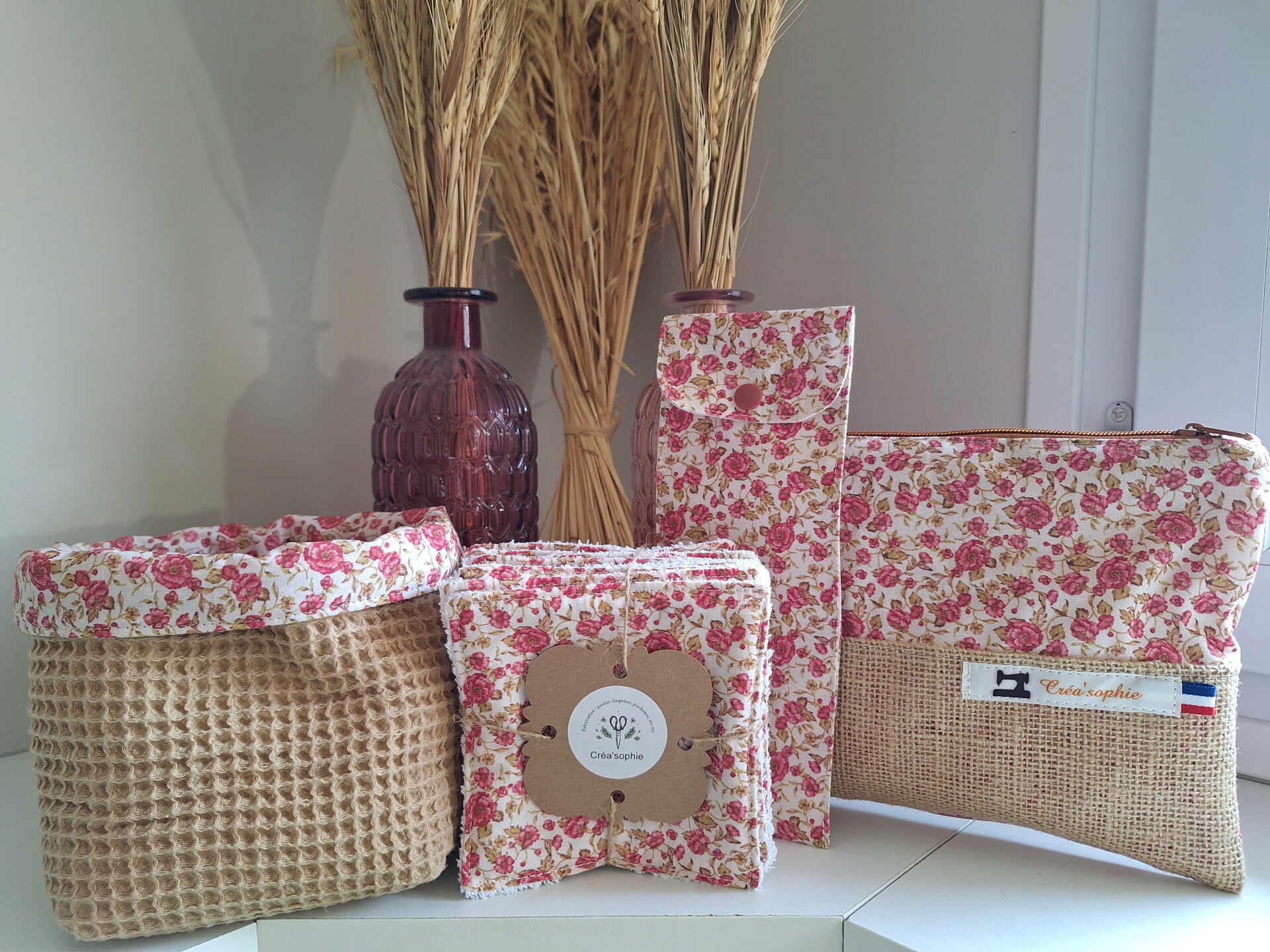 Ensemble Pochette, Etui brosse à dent, Panier et lingettes