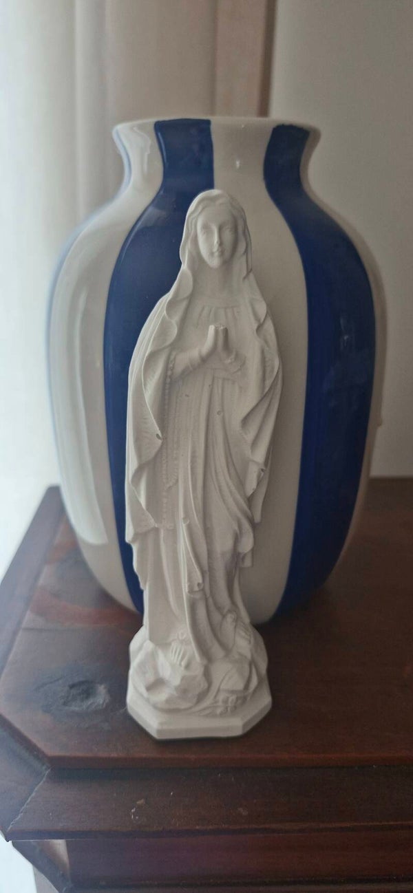 Statue Sainte Vierge Marie á poser,Communion