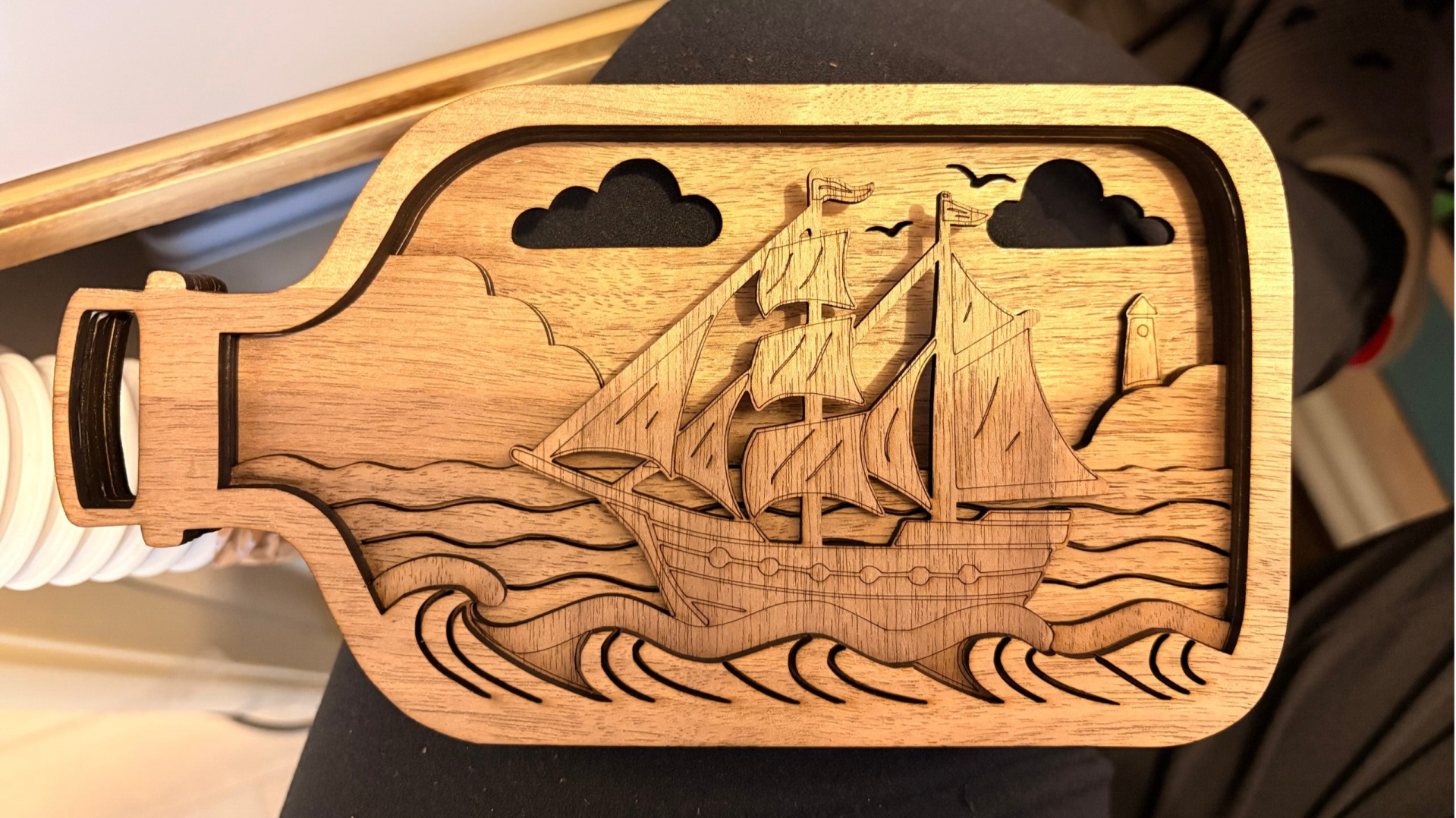 Bouteille décorative en bois