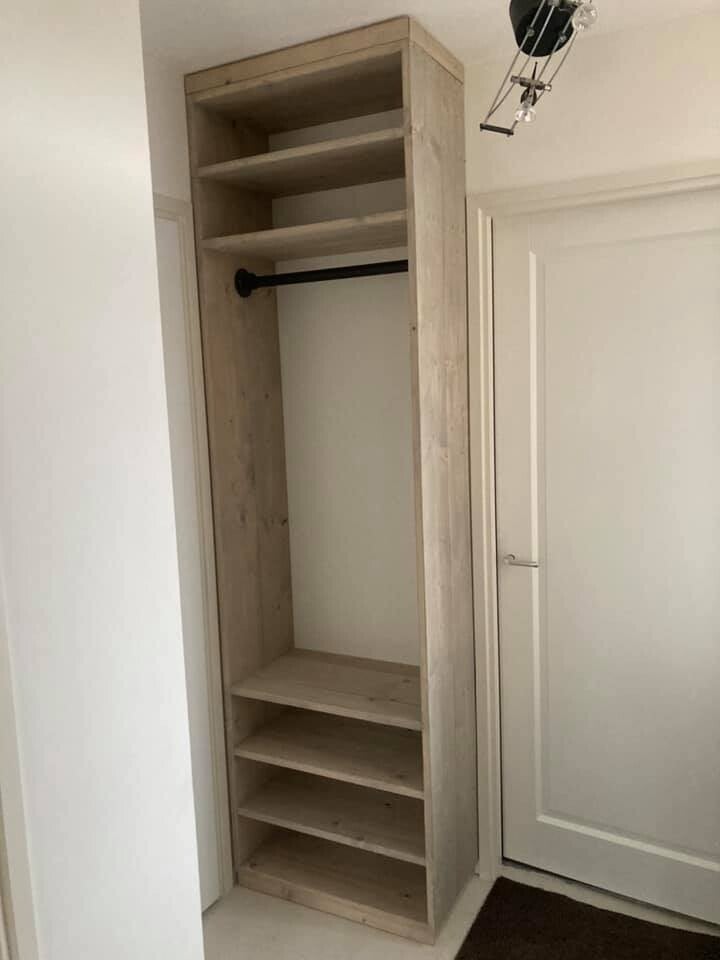 Steigerhout - Maatwerk model met extra planken en een roede in plaats van haken.