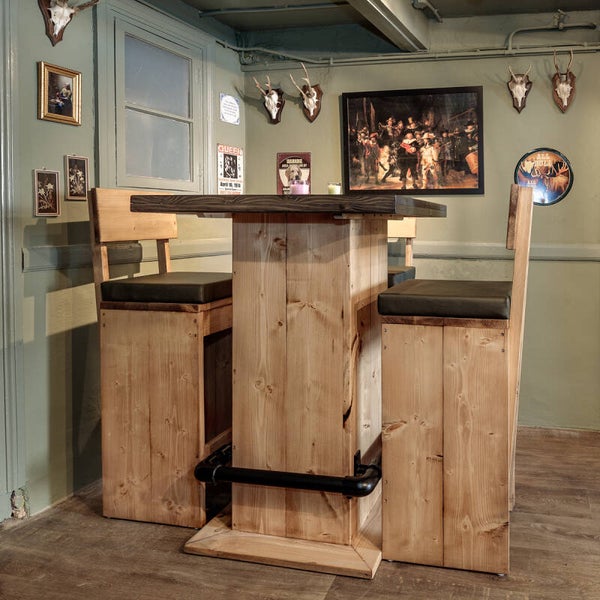 Bartafel 80 x 80 cm met 4 krukken