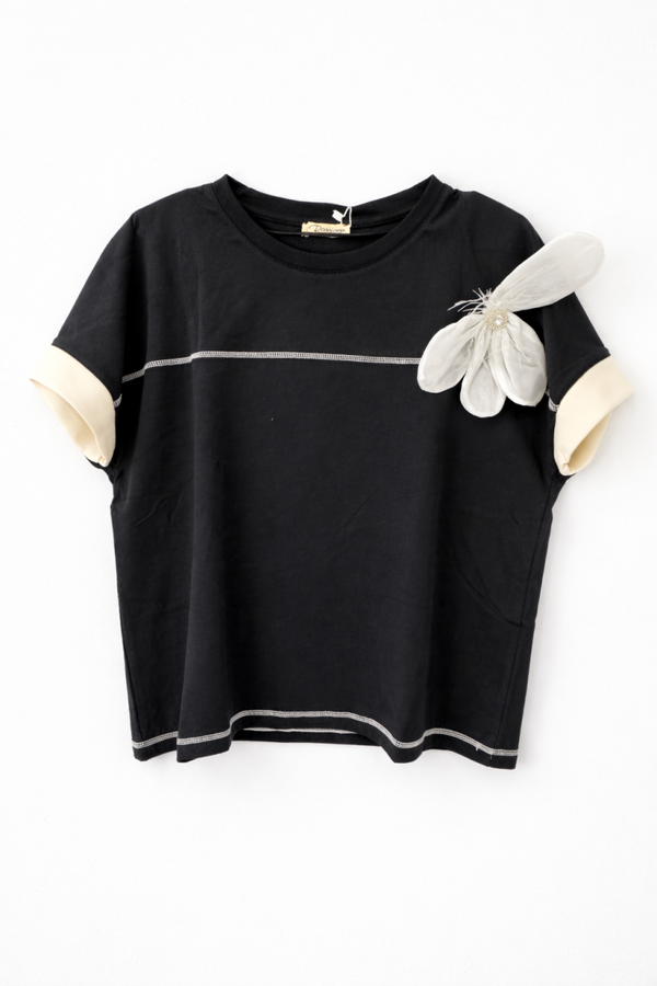 Czarna bluzka z krótkim rękawem