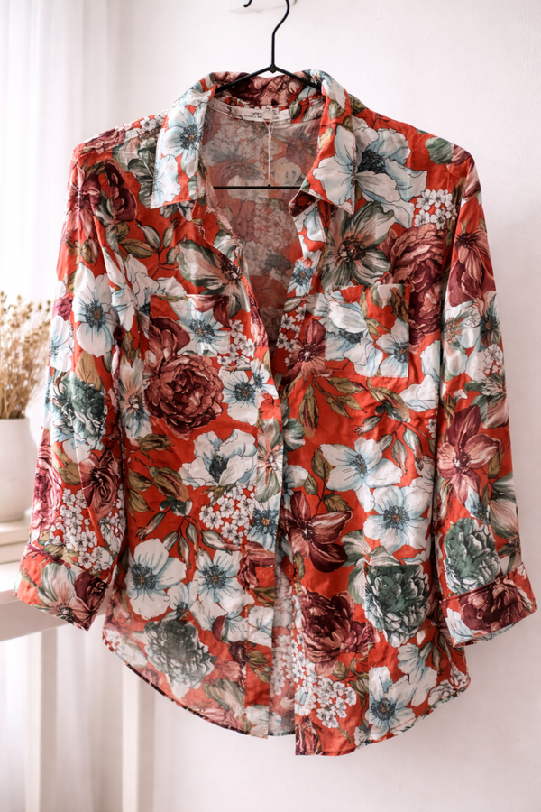 Koszula z motywem kwiatowym