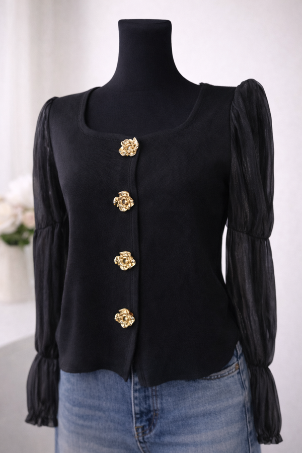 Czarna bluzka z ozdobnymi guzikami