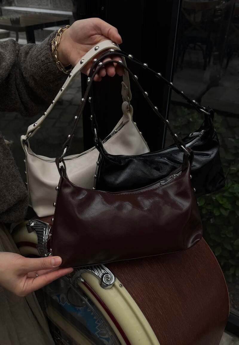 Stilvolle Tasche bei Modessa Hochwertiger Schmuck online bei Modessa   Modischer Schal bei Modessa