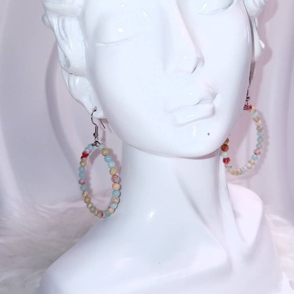 Boucles d'Oreilles créoles pendantes avec perles multicolores
