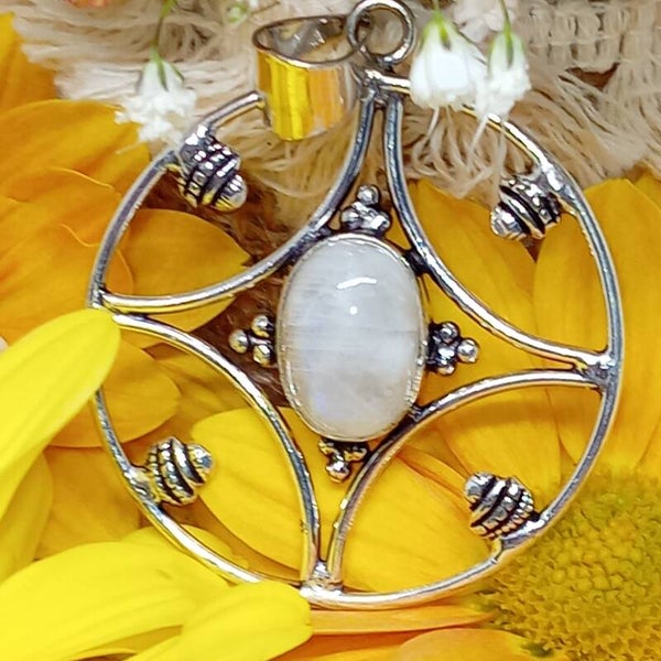 Pendentif rond Pierre de Lune arc-en-ciel naturelle sertie Argent Sterling
