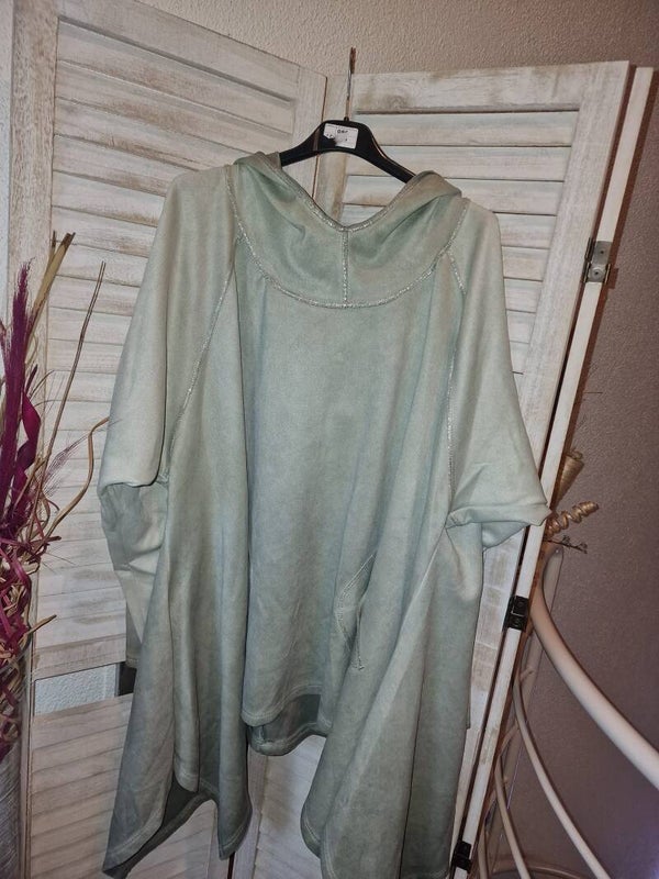 Hoddie mit Kapuzen in A - Linie nähte mit Silberfaden und zwei Taschen