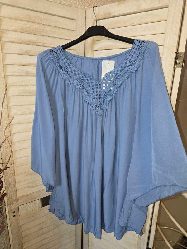 Bluse Shirt mit Spitze Bordüre Ausschnitt