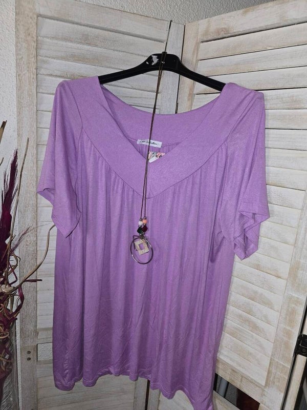 T- Shirt V -Schnitt mit Kette