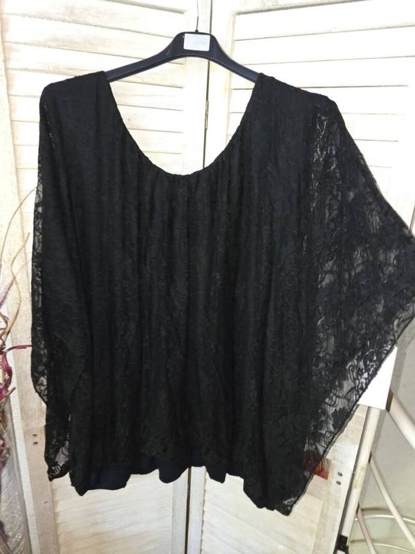 Curvy Flatterbluse mit Spitze