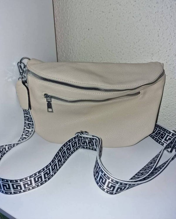 Brusttasche inkl. Schulterriehmen