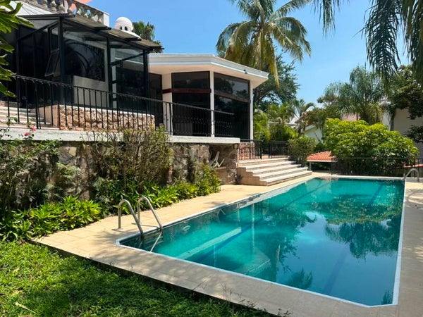 Luxury Estate with Expansive Gardens & Pool