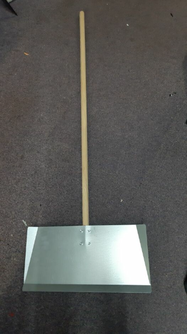 Metalen sneeuw schuiver