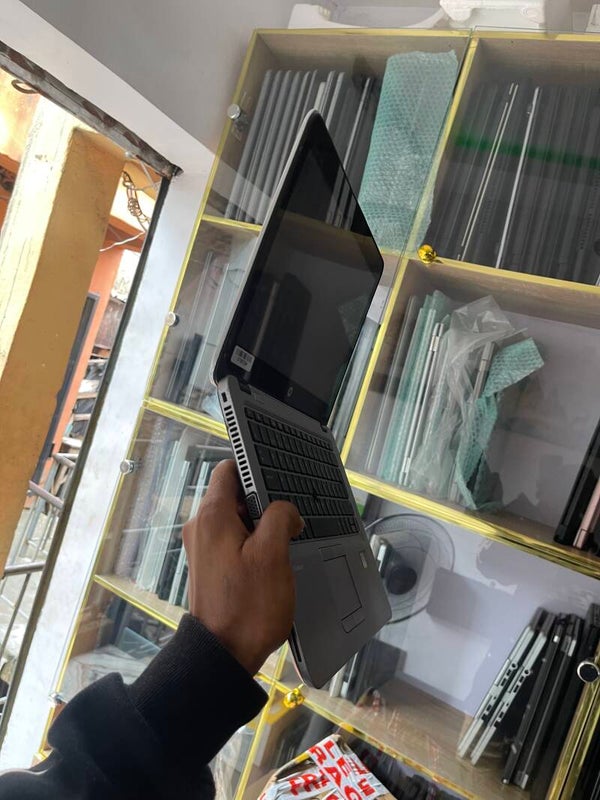 Large Quantities of Laptop